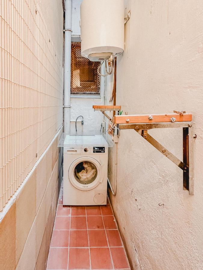 Habitacion Privada, Casa Compartida Con Pareja Private Room, Shared House With A Couple 巴塞罗那 外观 照片